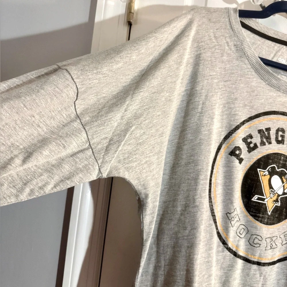 Women’s Pittsburgh Penguins Long Sleeve Gray T-Shirt Striped Cuffs NHL Size XL - Picture 5 of 10
